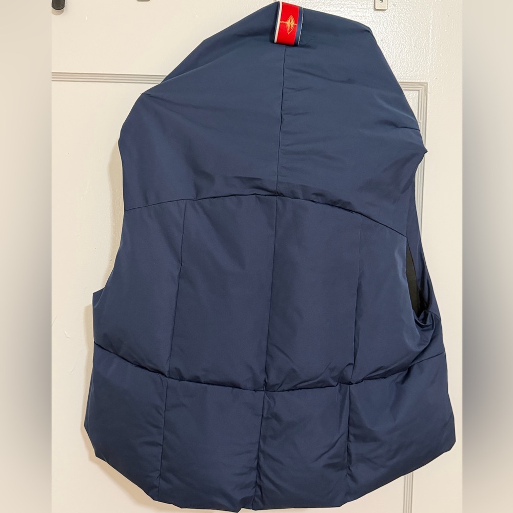 Waterproof Puffer Vest | Pretty Rugged - Picture 3 of 6